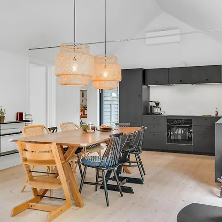 Stunning In With Kitchen *