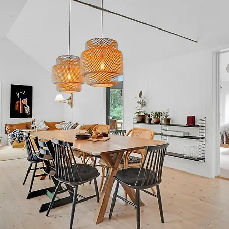 بيت للعطل Stunning In With Kitchen Fårevejle