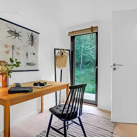 Ferienhaus Stunning In With Kitchen Fårevejle